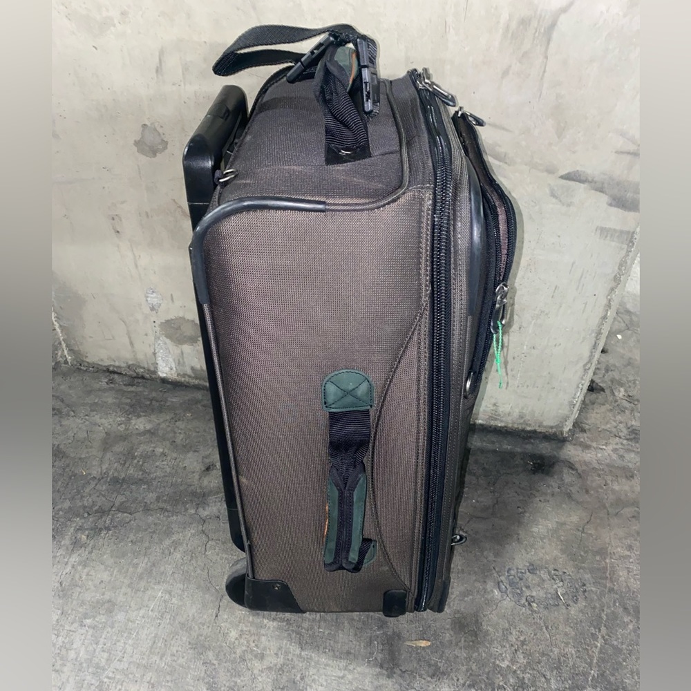 Briggs & Riley Carry On Suitcase - Picture 3 of 11